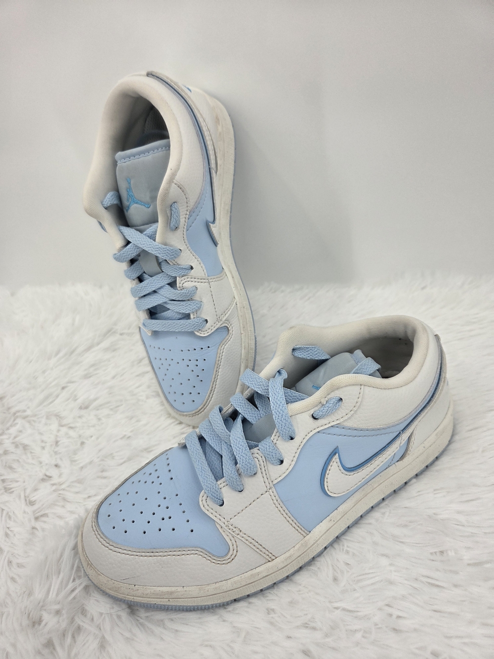 Jordan Air Jordan 1 Low SE Reverse Ice Blue Cream Sneakers Women’s US 6.5